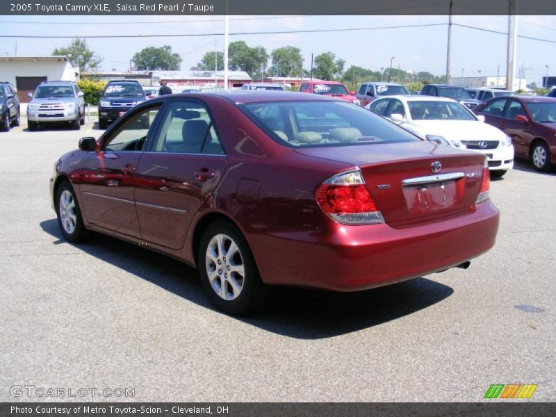 Salsa Red Pearl / Taupe 2005 Toyota Camry XLE