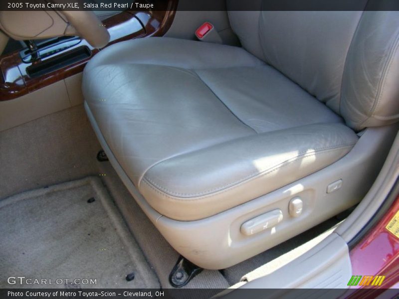 Salsa Red Pearl / Taupe 2005 Toyota Camry XLE
