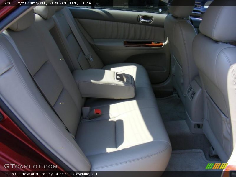 Salsa Red Pearl / Taupe 2005 Toyota Camry XLE