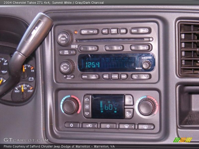 Summit White / Gray/Dark Charcoal 2004 Chevrolet Tahoe Z71 4x4