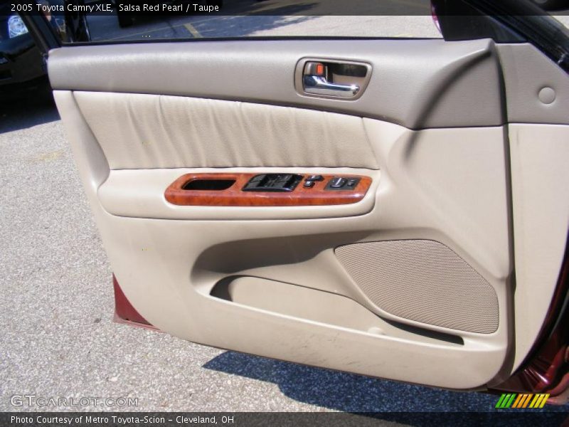 Salsa Red Pearl / Taupe 2005 Toyota Camry XLE