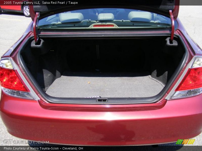 Salsa Red Pearl / Taupe 2005 Toyota Camry XLE