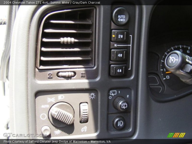 Summit White / Gray/Dark Charcoal 2004 Chevrolet Tahoe Z71 4x4