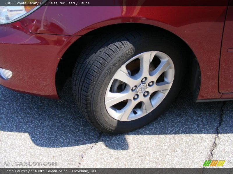 Salsa Red Pearl / Taupe 2005 Toyota Camry XLE