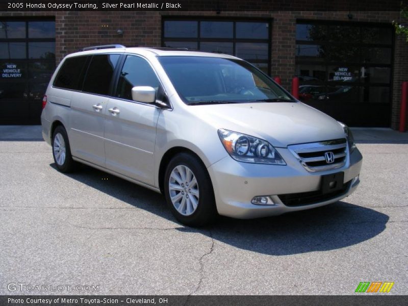 Silver Pearl Metallic / Black 2005 Honda Odyssey Touring