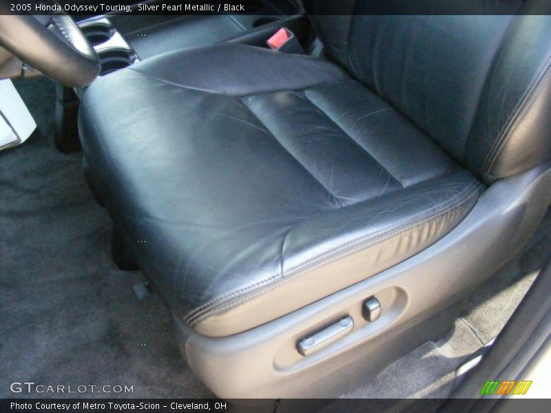 Silver Pearl Metallic / Black 2005 Honda Odyssey Touring