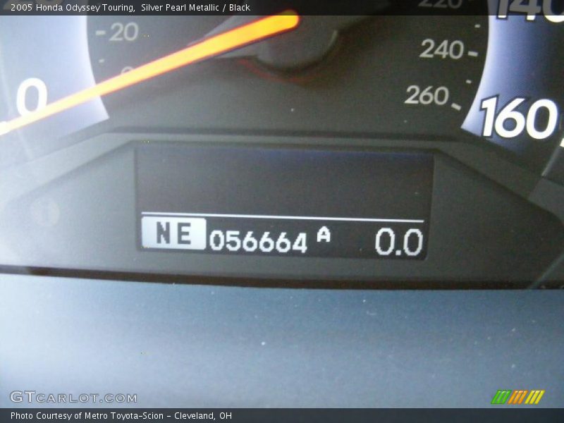 Silver Pearl Metallic / Black 2005 Honda Odyssey Touring