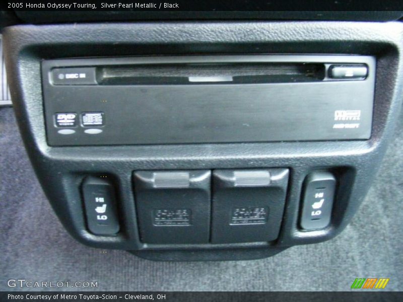 Silver Pearl Metallic / Black 2005 Honda Odyssey Touring