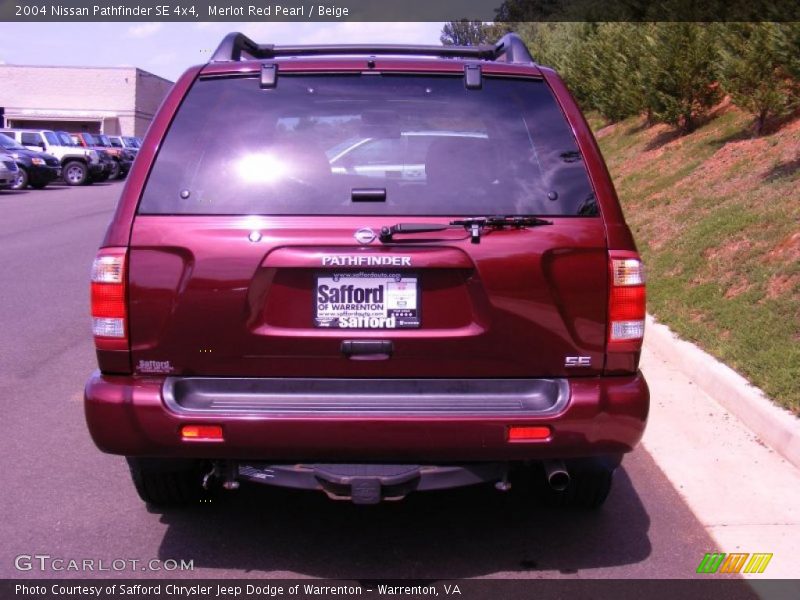Merlot Red Pearl / Beige 2004 Nissan Pathfinder SE 4x4