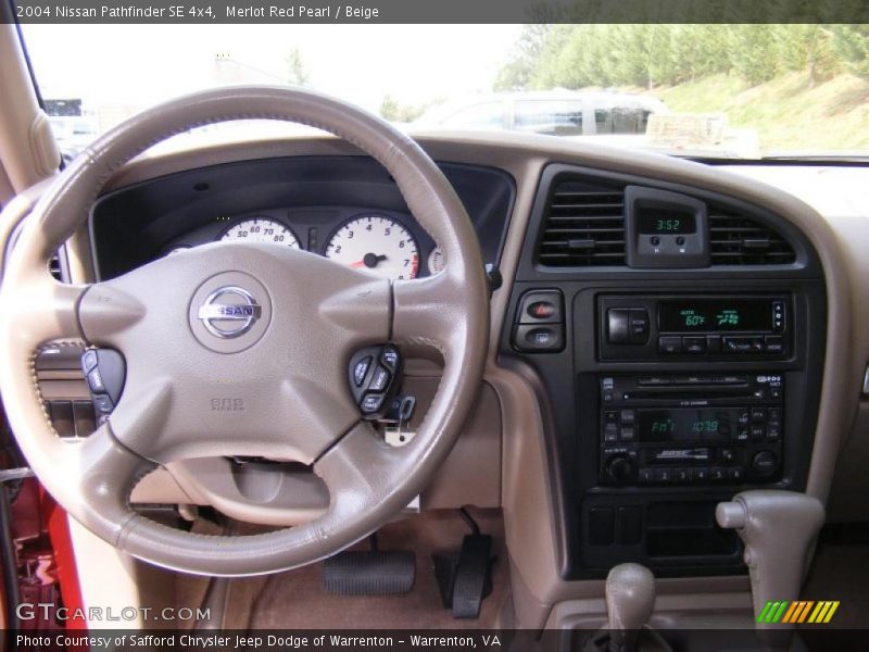 Merlot Red Pearl / Beige 2004 Nissan Pathfinder SE 4x4