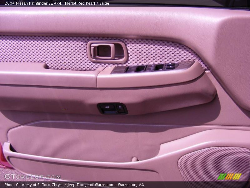 Merlot Red Pearl / Beige 2004 Nissan Pathfinder SE 4x4