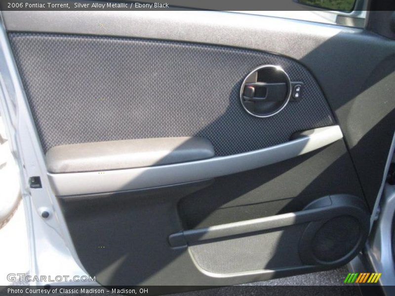 Silver Alloy Metallic / Ebony Black 2006 Pontiac Torrent