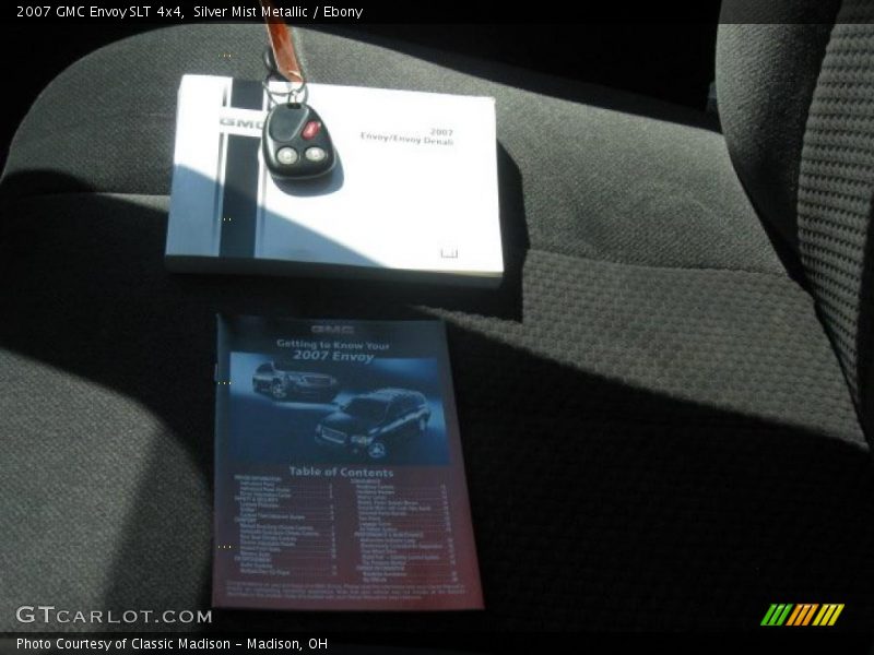 Silver Mist Metallic / Ebony 2007 GMC Envoy SLT 4x4