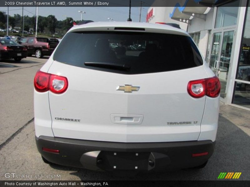 Summit White / Ebony 2009 Chevrolet Traverse LT AWD