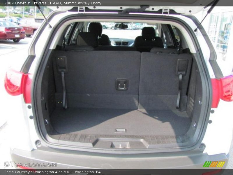 Summit White / Ebony 2009 Chevrolet Traverse LT AWD