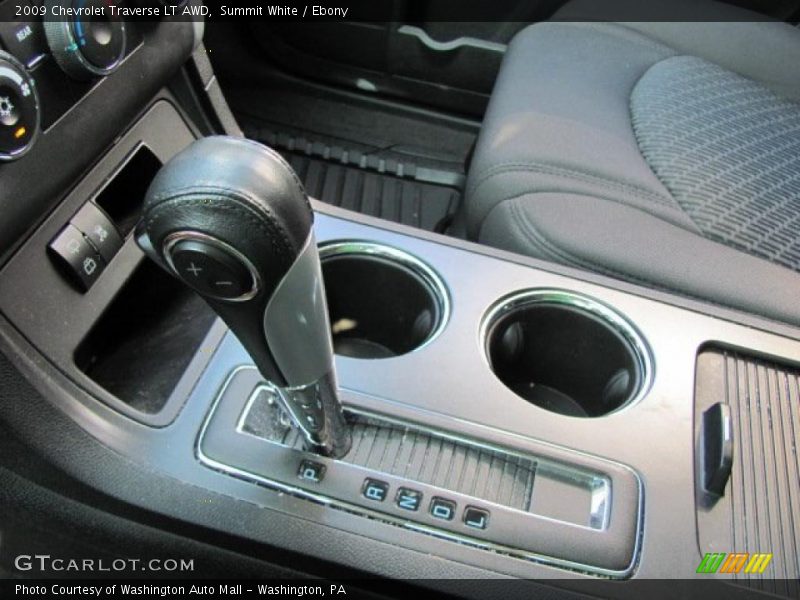 Summit White / Ebony 2009 Chevrolet Traverse LT AWD