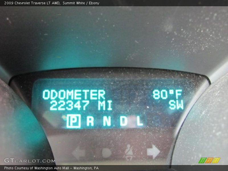 Summit White / Ebony 2009 Chevrolet Traverse LT AWD