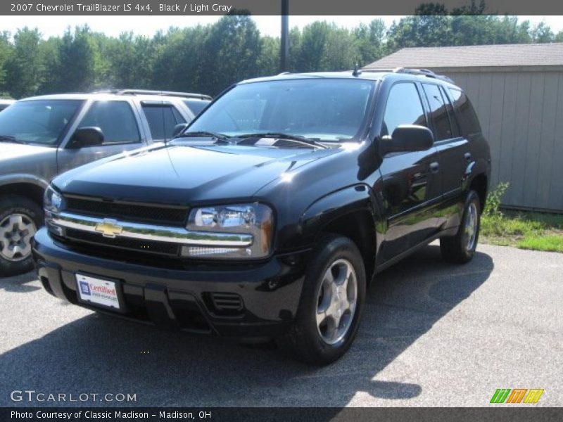 Black / Light Gray 2007 Chevrolet TrailBlazer LS 4x4