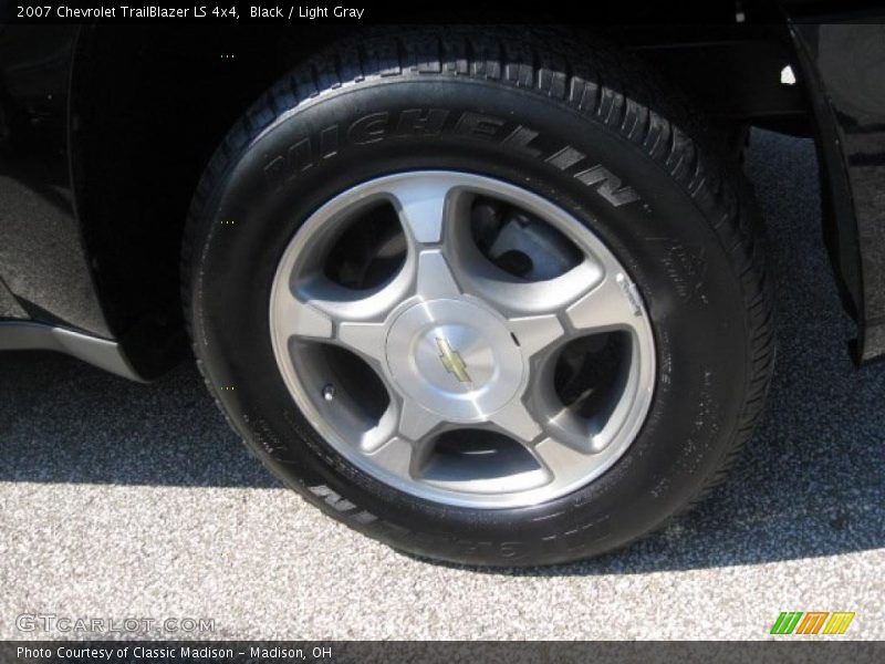 Black / Light Gray 2007 Chevrolet TrailBlazer LS 4x4