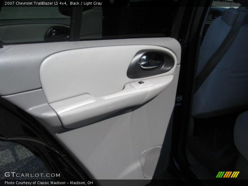 Black / Light Gray 2007 Chevrolet TrailBlazer LS 4x4