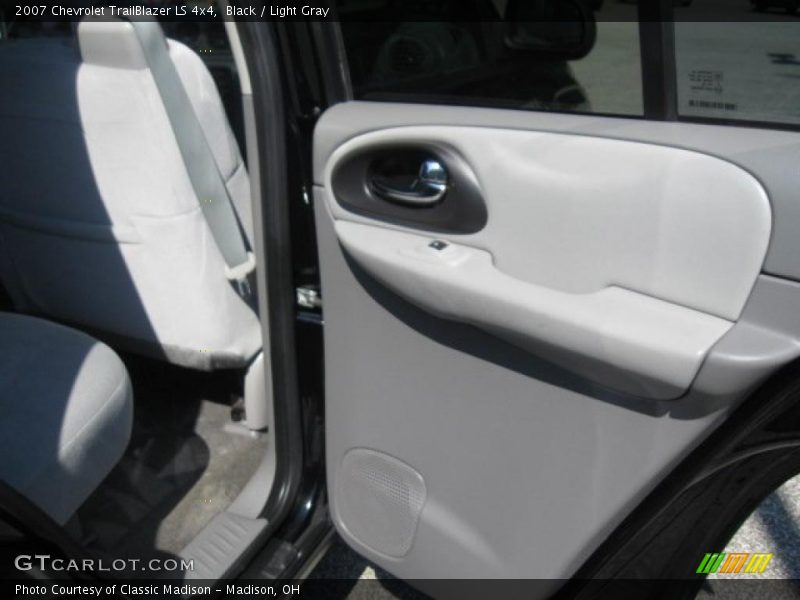 Black / Light Gray 2007 Chevrolet TrailBlazer LS 4x4