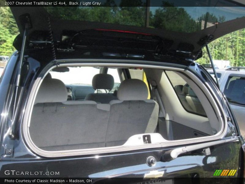Black / Light Gray 2007 Chevrolet TrailBlazer LS 4x4