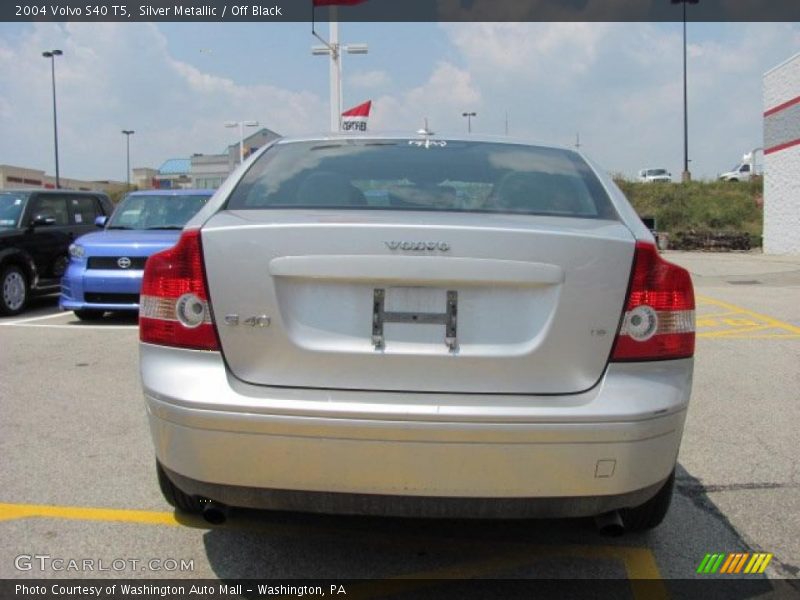 Silver Metallic / Off Black 2004 Volvo S40 T5