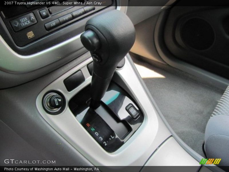 Super White / Ash Gray 2007 Toyota Highlander V6 4WD