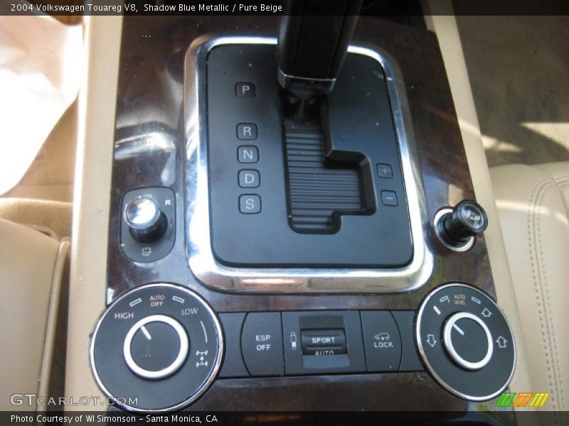 Shadow Blue Metallic / Pure Beige 2004 Volkswagen Touareg V8