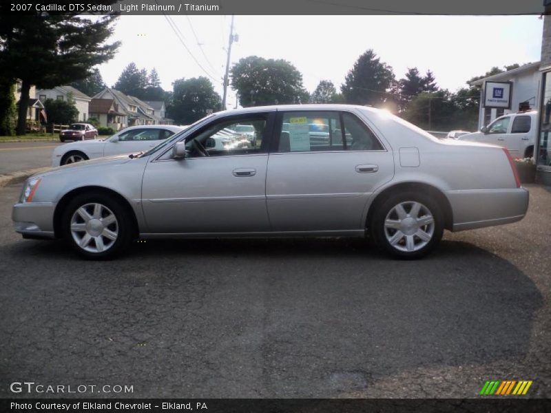 Light Platinum / Titanium 2007 Cadillac DTS Sedan