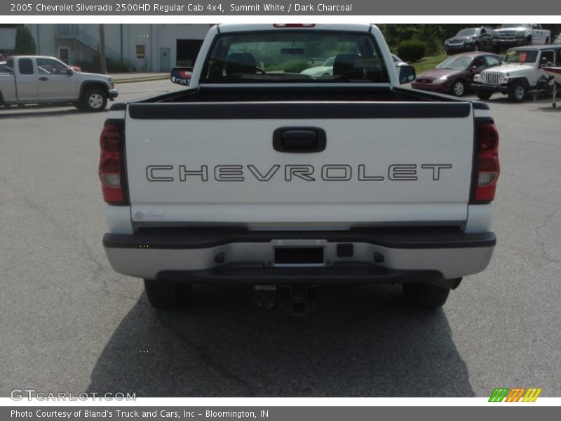 Summit White / Dark Charcoal 2005 Chevrolet Silverado 2500HD Regular Cab 4x4