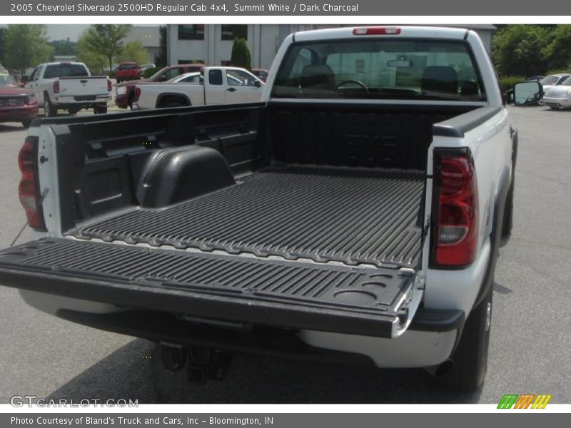 Summit White / Dark Charcoal 2005 Chevrolet Silverado 2500HD Regular Cab 4x4