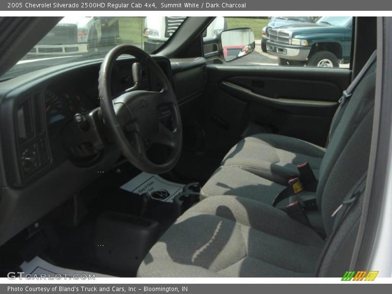 Summit White / Dark Charcoal 2005 Chevrolet Silverado 2500HD Regular Cab 4x4