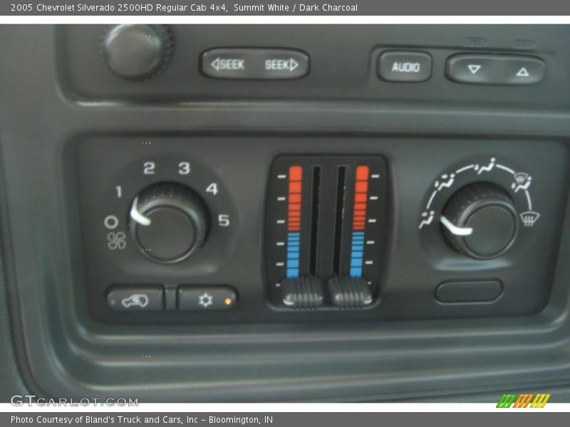 Summit White / Dark Charcoal 2005 Chevrolet Silverado 2500HD Regular Cab 4x4