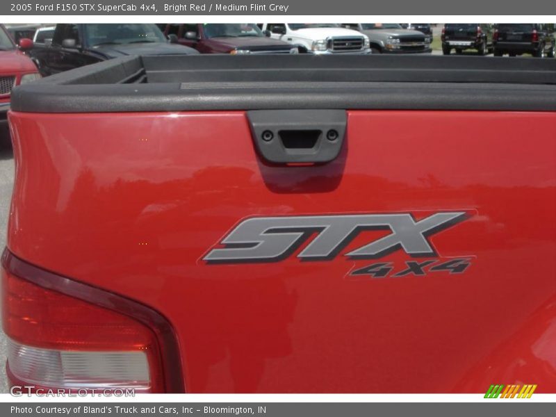 Bright Red / Medium Flint Grey 2005 Ford F150 STX SuperCab 4x4