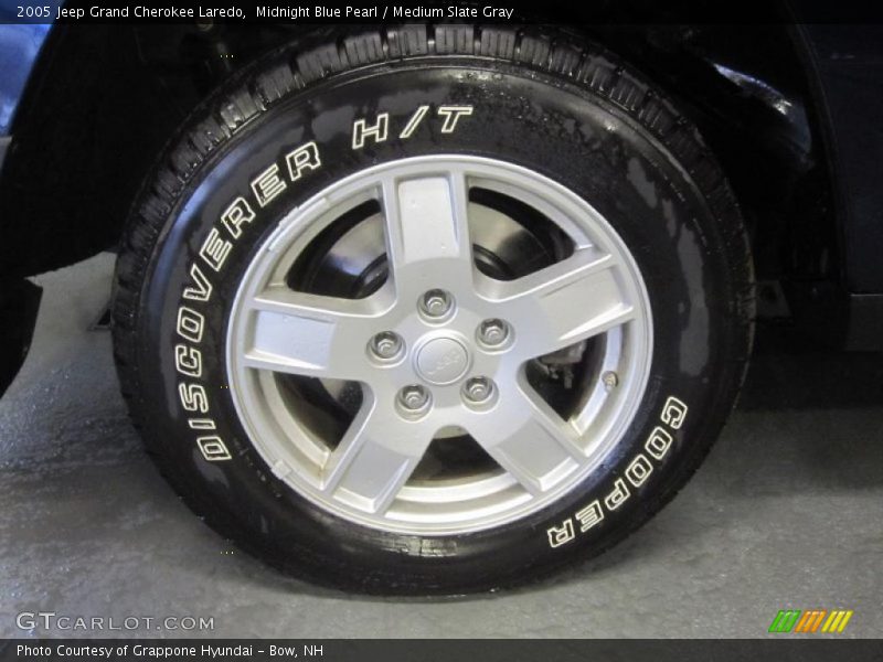 Midnight Blue Pearl / Medium Slate Gray 2005 Jeep Grand Cherokee Laredo