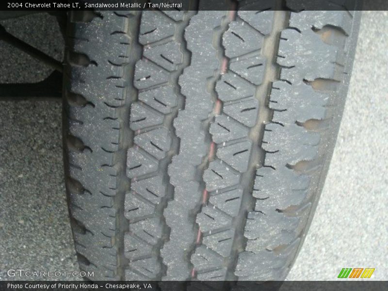 Sandalwood Metallic / Tan/Neutral 2004 Chevrolet Tahoe LT