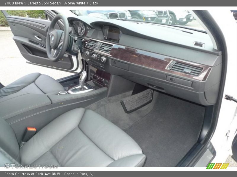 Alpine White / Black 2008 BMW 5 Series 535xi Sedan