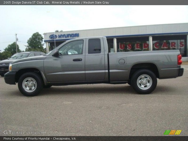 Mineral Gray Metallic / Medium Slate Gray 2005 Dodge Dakota ST Club Cab