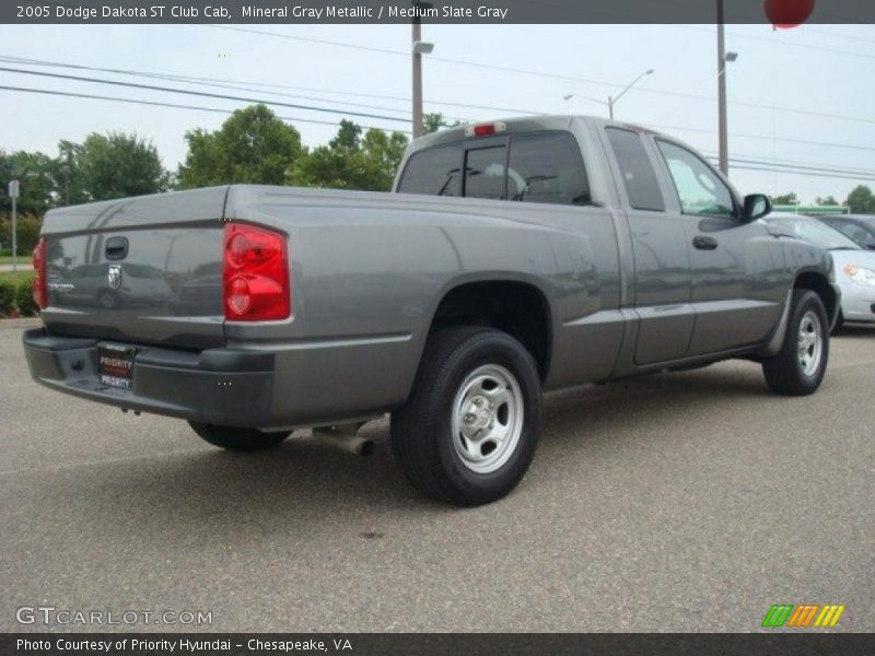 Mineral Gray Metallic / Medium Slate Gray 2005 Dodge Dakota ST Club Cab