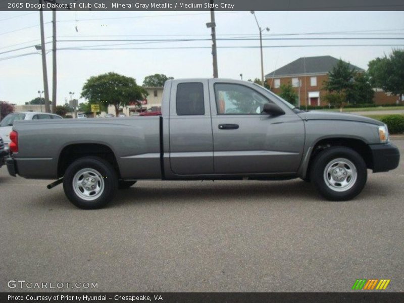 Mineral Gray Metallic / Medium Slate Gray 2005 Dodge Dakota ST Club Cab