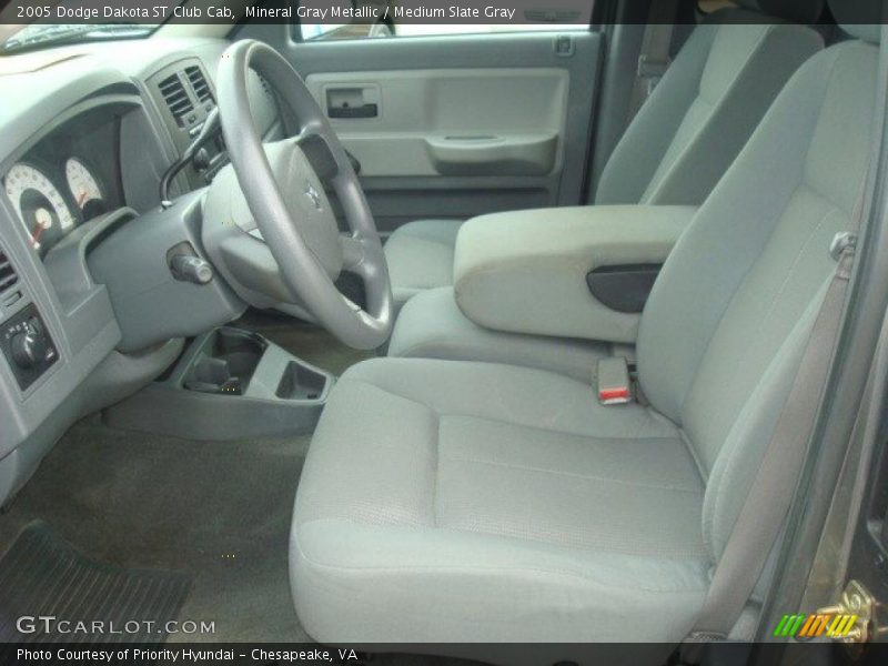 Mineral Gray Metallic / Medium Slate Gray 2005 Dodge Dakota ST Club Cab