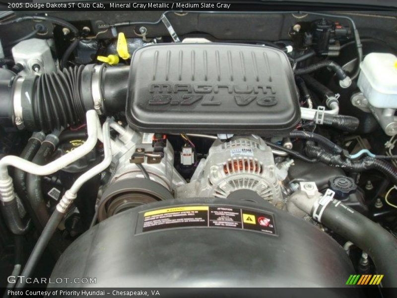 Mineral Gray Metallic / Medium Slate Gray 2005 Dodge Dakota ST Club Cab
