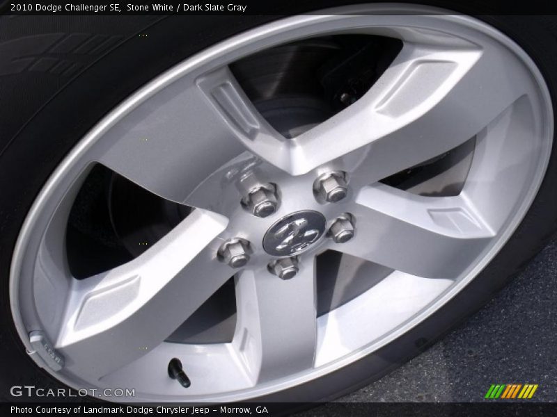Stone White / Dark Slate Gray 2010 Dodge Challenger SE