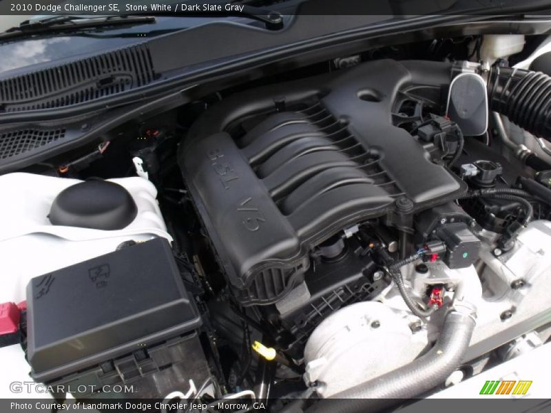 Stone White / Dark Slate Gray 2010 Dodge Challenger SE