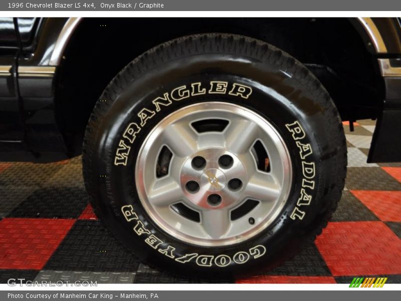 Onyx Black / Graphite 1996 Chevrolet Blazer LS 4x4