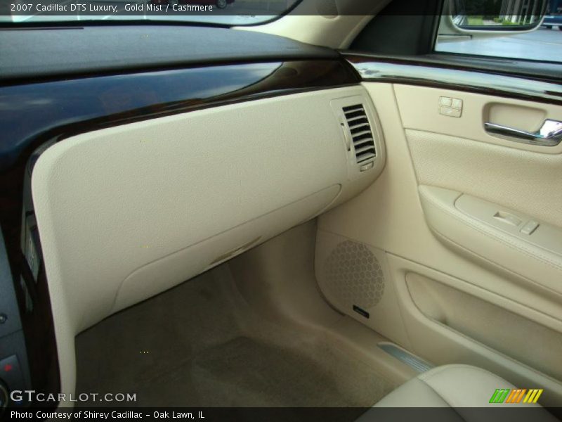 Gold Mist / Cashmere 2007 Cadillac DTS Luxury