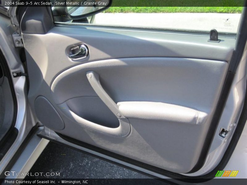 Silver Metallic / Granite Gray 2004 Saab 9-5 Arc Sedan