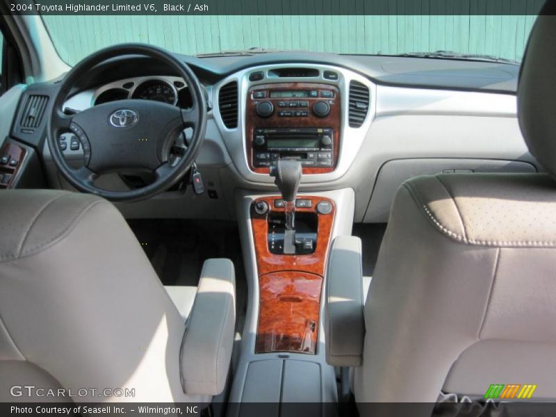 Black / Ash 2004 Toyota Highlander Limited V6