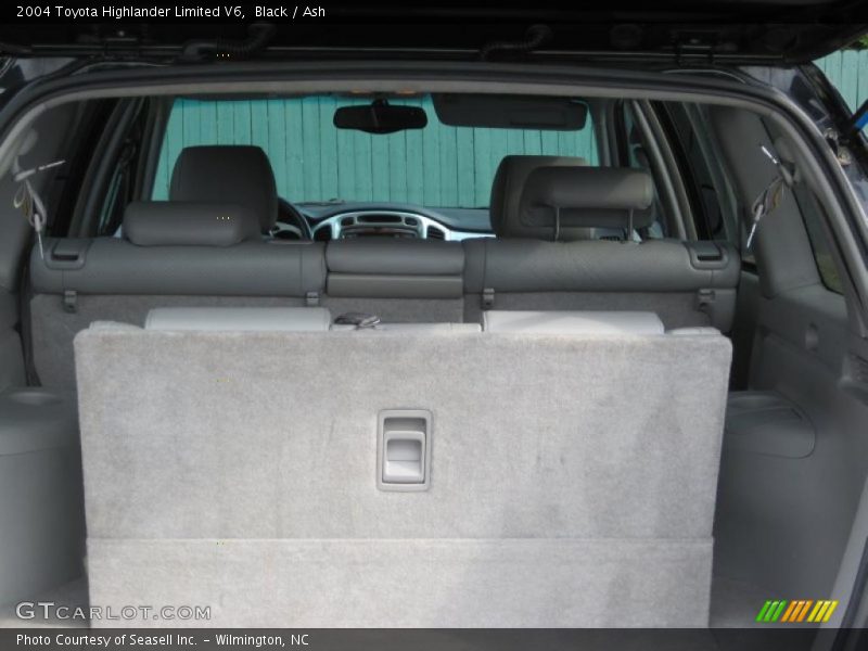 Black / Ash 2004 Toyota Highlander Limited V6